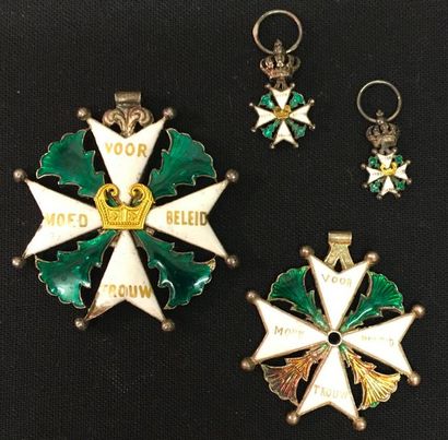 null Pays-Bas - Ordre militaire de Guillaume, fondé en 1815, deux croix de chevalier...