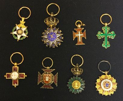 null Portugal - Lot de huit miniatures sans ruban: ordre de la Tour et de l'Épée,...