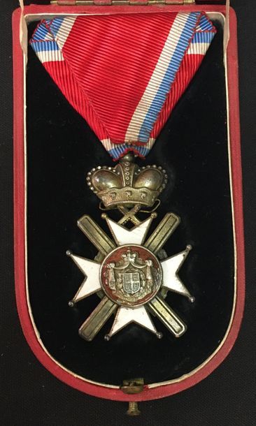 null Serbie - Ordre de la Croix de Takovo, fondé en 1865, croix de chevalier en vermeil...