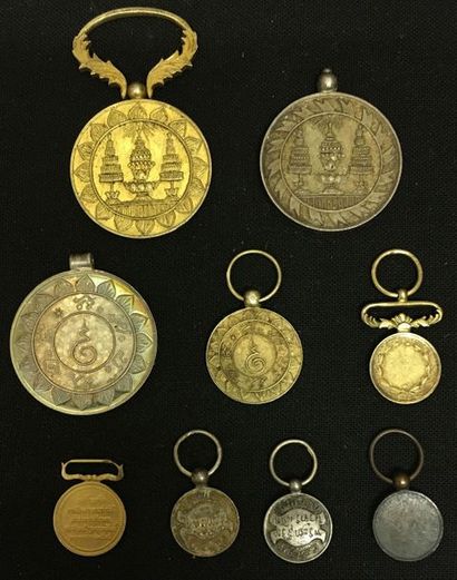 null Siam - Lot de neuf médailles: ordre de l'Éléphant blanc, deux médailles de l'ordre,...