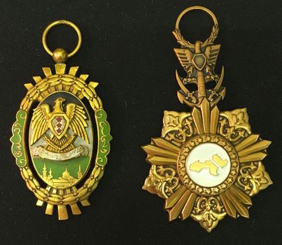 null Syria - Set of two medals: a Damascus City Council member medal in gilt bronze...