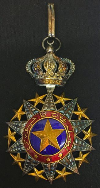 null Tadjourah (Djibouti) - Ordre du Nichan el
Anouar, fondé en 1887, bijou de grand-croix...