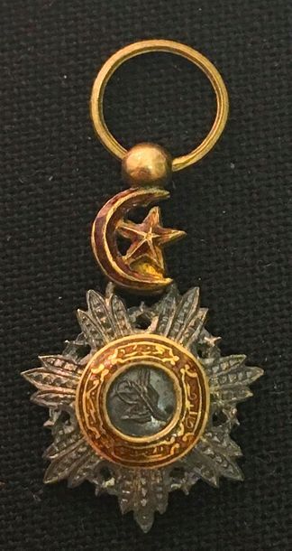 null Turquie - Ordre du Medjidié, miniature de chevalier en argent, le centre à légende...