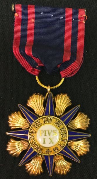 null Vatican- Ordre de Pie IX, fondé en 1847, bijou de chevalier en or et émail (infimes...