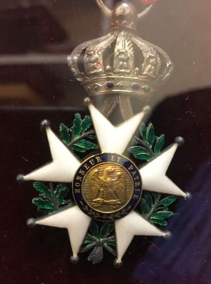 null Important enclosing frame: a half-size star of the Legion of Honour of the Restoration...