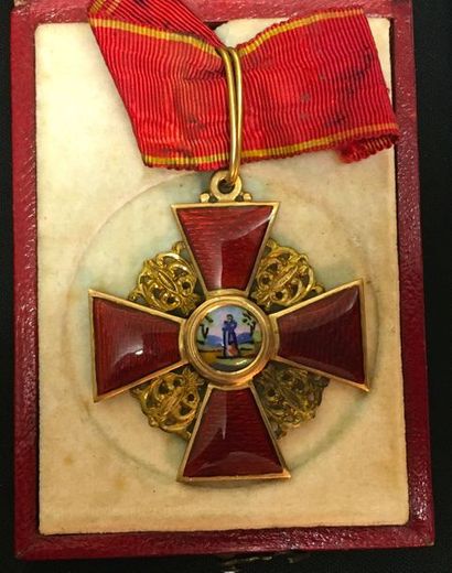 null Russia - Order of St. Anne, 2nd class cross in gold and enamel (large surface...