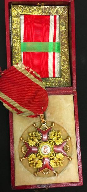 null Russie - Ordre de Saint-Stanislas, croix de IIe classe, en or et émail, poinçons...
