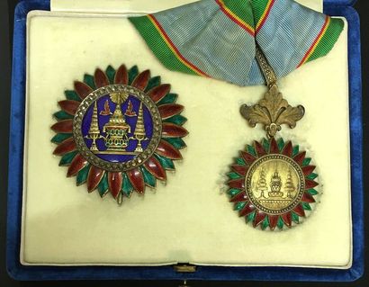 null Siam - Order of the Crown of Siam, founded in 1869, a grand officer's set of...