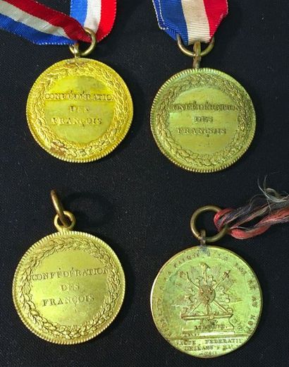 null Fête de la Fédération, 14 juillet 1790, lot de trois médailles portables en...