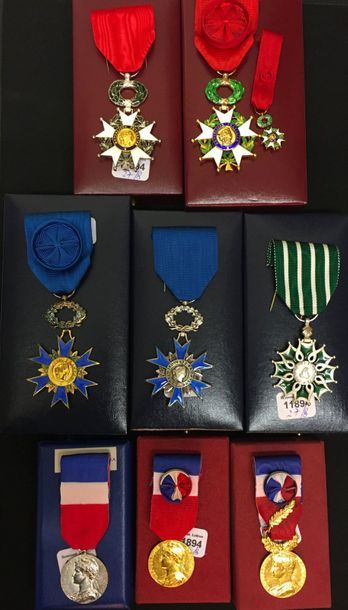 null Ordre de la Légion d'honneur et divers, lot de huit pièces en taille ordonnance...