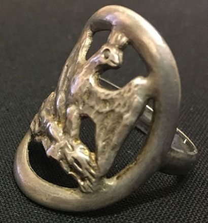 null Ring of grognard, in molten silver showing the imperial eagle on the right on...