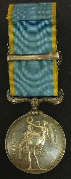 null Médaille de Crimée, par Wyon en argent, ruban avec agrafe «SEBASTOPOL» (petits...