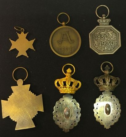 null Belgique - lot de six médailles sans ruban: une croix des «Descendants des Combattants...