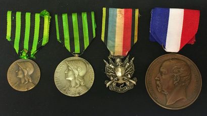 null 1870-1871, lot de quatre: deux médailles commémoratives de la guerre de 1870-1871,...