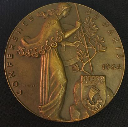 null Paris Conference 1946, bronze commemorative medal by Muller, showing the Republic...