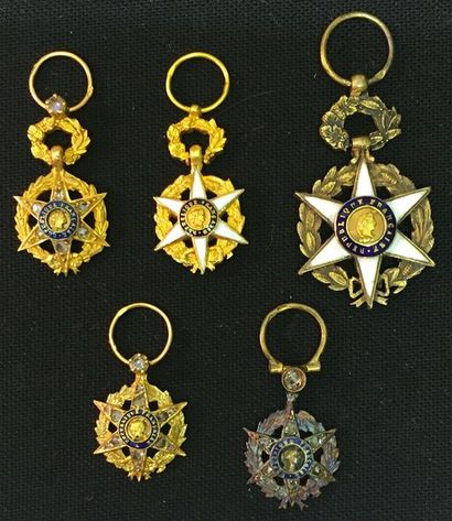 null Ordre du Mérite agricole, fondé en 1883, lot de cinq miniatures de joaillerie:...