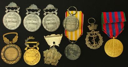 null Lot de dix médailles d'honneur: trois médailles de l'Octroi, en argent, poinçon...