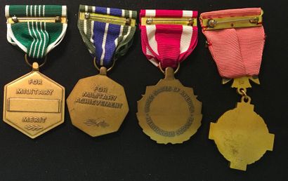 null États-Unis d'Amérique, USA - Lot de quatre médailles: une Army Commendation...