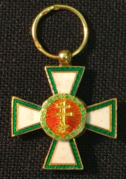 null Hongrie - Ordre du Mérite, fondé en 1922, miniature d'une croix de chevalier...