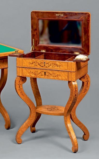 null Working table in speckled maple veneer inlaid with rosewood scrolls and fillets...