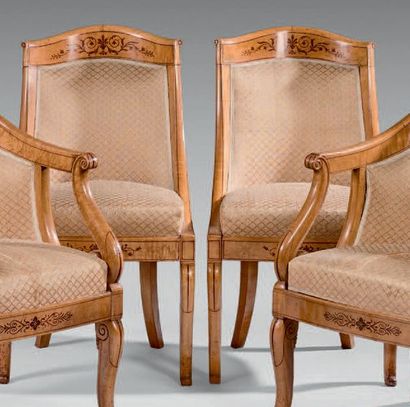 null Pair of gondola chairs in speckled maple inlaid with amaranth scrolls and palmettes....