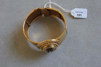 null Bracelet large en or jaune 750 millièmes, articulé, le centre appliqué d'un...
