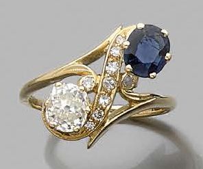 null Bague «toi et moi» en or jaune 750 millièmes sertie d'un diamant de taille ancienne...