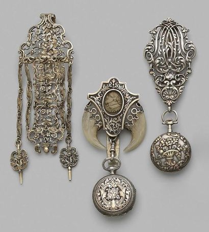 null Set of three castelaines in silver 800 thousandths, one adorned with a lava...