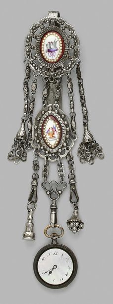 Openwork metal chain decorated with enamelled...