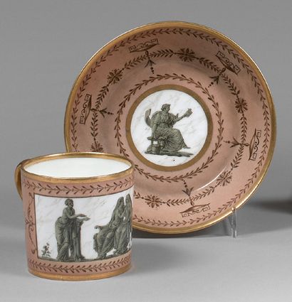 PARIS ? Litron cup and its saucer, decorated in the centre with scenes in the antique...
