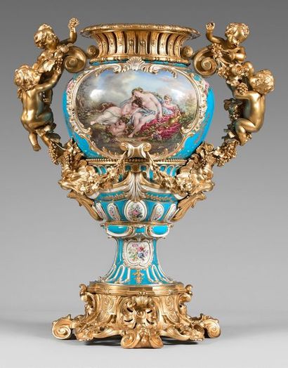 null Pair of large baluster-shaped vases in polychrome and gold porcelain decorated...