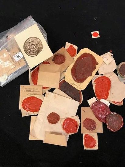 Batch composed of stamp impressions and wax seals.