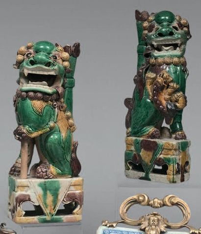 CHINE - Époque KANGXI (1662-1722) 
Pair of yellow, green and manganese enamelled...