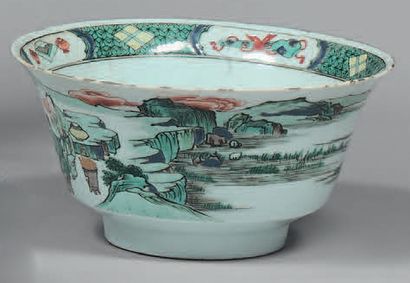 CHINE - Époque KANGXI (1662-1722) 
Bol à bord évasé en porcelaine décorée en émaux...