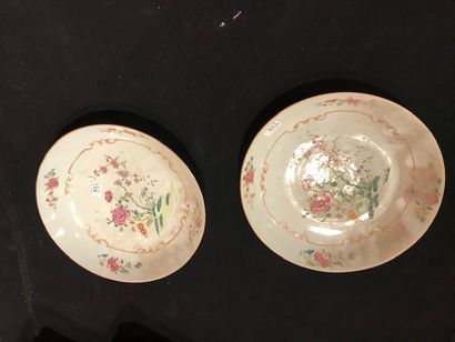 CHINE, Compagnie des Indes - Époque Qianlong (1736-1795) 
Paire de coupes en porcelaine...