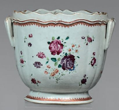 CHINE, Compagnie des Indes - Époque Qianlong (1736-1795) 
Seau à bouteilles en porcelaine...