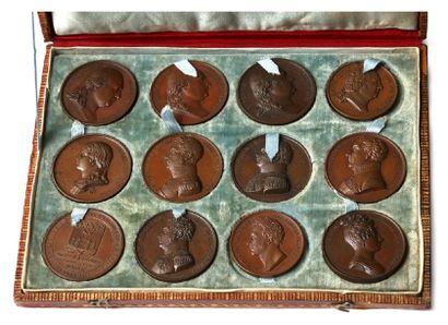 null LOUIS XVIII
Ensemble de 12 médailles en bronze. 35 et 40 mm.
Louis XVIII et...