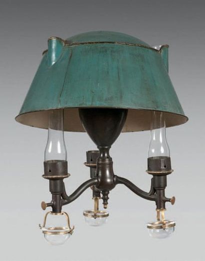 null Small chandelier with quinquet in patinated bronze with three light arms. Glass...