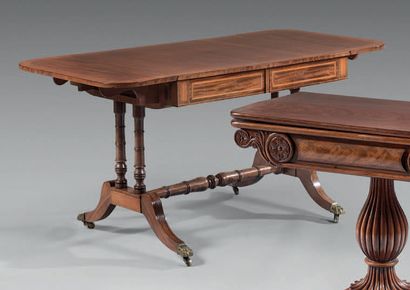 null Table bureau à volets en placage de bois fruitier, acajou et bois clair dans...