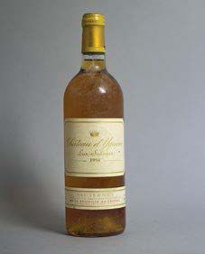 null -Une bouteille de Château d'YQUEM, 1er cru supérieur Sauternes 1994.