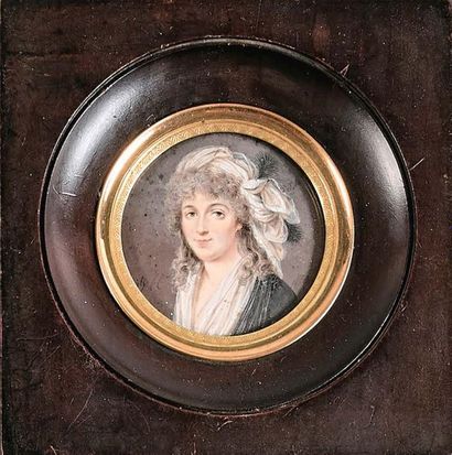 Ecole française fin du XVIIIe siècle 
Portrait de jeune femme
Miniature sur ivoire,...