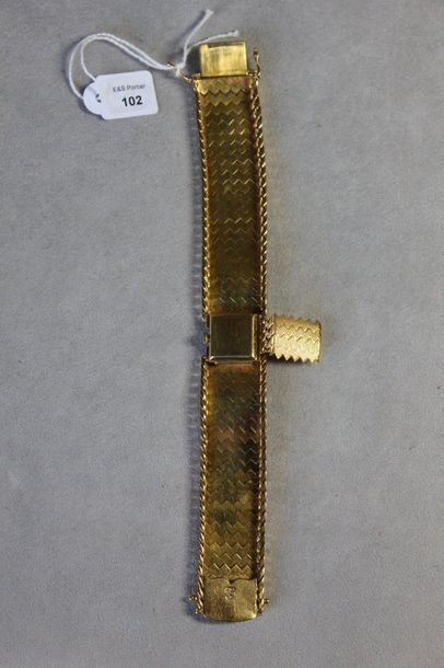 GUBELIN 
Montre-bracelet de dame en or 18k 750 millièmes. Boitier avec fermeture...