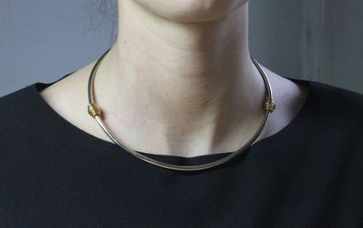 null Collier articulé et rigide en or gris 750 millièmes agrémenté de motifs et d'un...