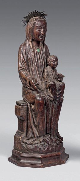 null Statue de Vierge à l'Enfant en Majesté en chêne, autrefois polychrome, ornée...