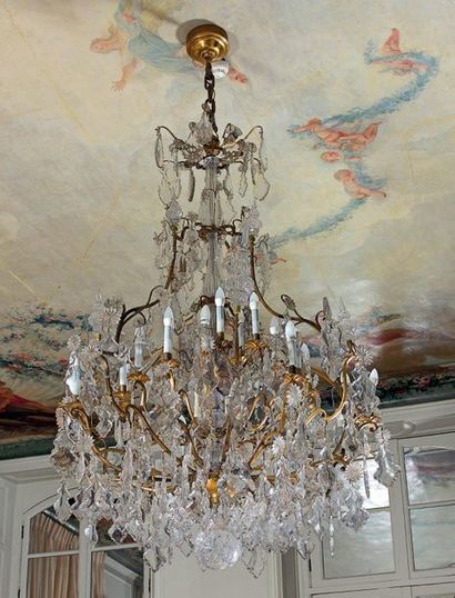 null Very large gilt bronze chandelier with thirty-two lights on three rows, decorated...