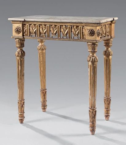 Console in gilded wood with an openwork belt...