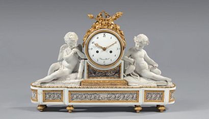 null Clock decorated with a Love with Bacchus child in biscuit framing the movement,...