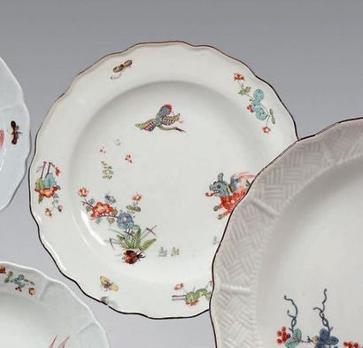 MEISSEN Plate with contoured rim, polychrome Kakiemon decoration of flowering branches,...