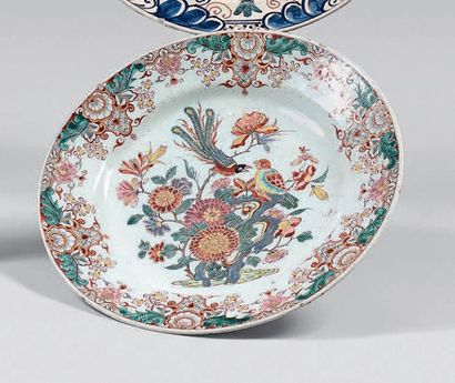 DELFT Earthenware dish of small fire, polychrome and gold decoration in the taste...