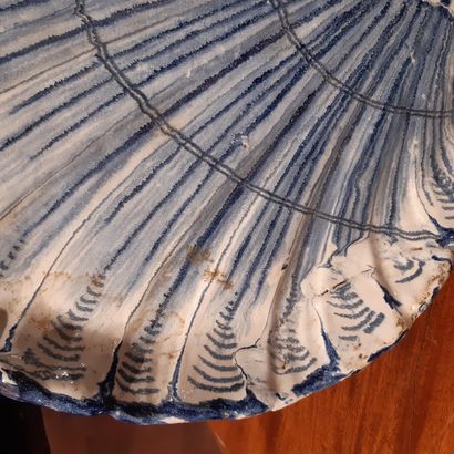 ROUEN Large flat bowl in the shape of a shell decorated in blue monochrome with a...